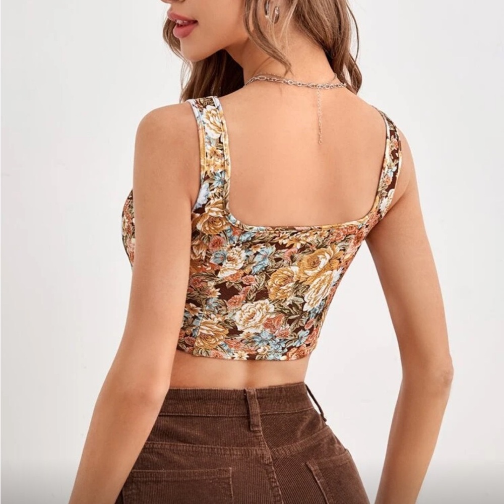 Floral Cropped Tank Top - Picture 2 of 2